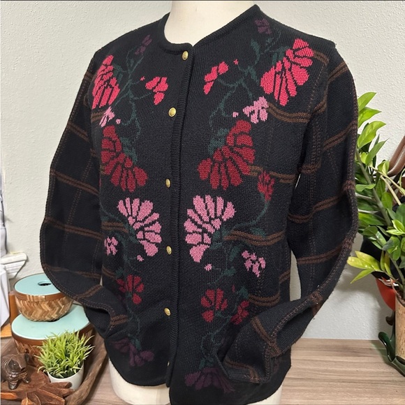 Classic Elements Embroidered Plaid Floral Cardigan Sweater - XL - Picture 2 of 9